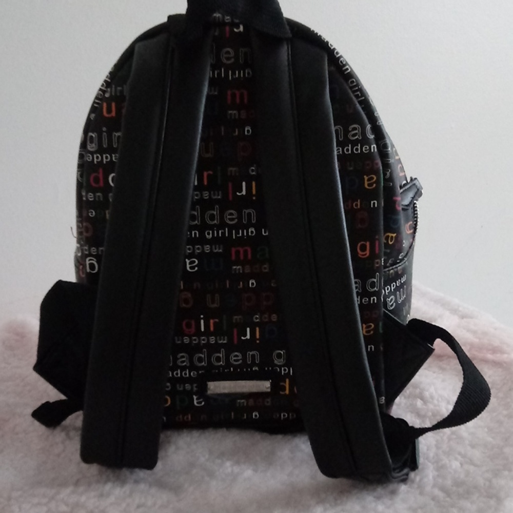 Steve Madden Backpack - Picture 2 of 2